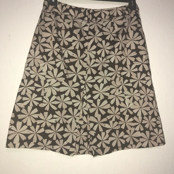 3/$20 Willi Smith A Line Skirt Pleat 6 - Picture 3 of 4